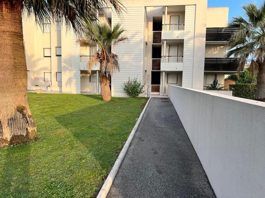 Luxury 3 Piece Garden Apartment In Cannes Marina Mandelieu エクステリア 写真